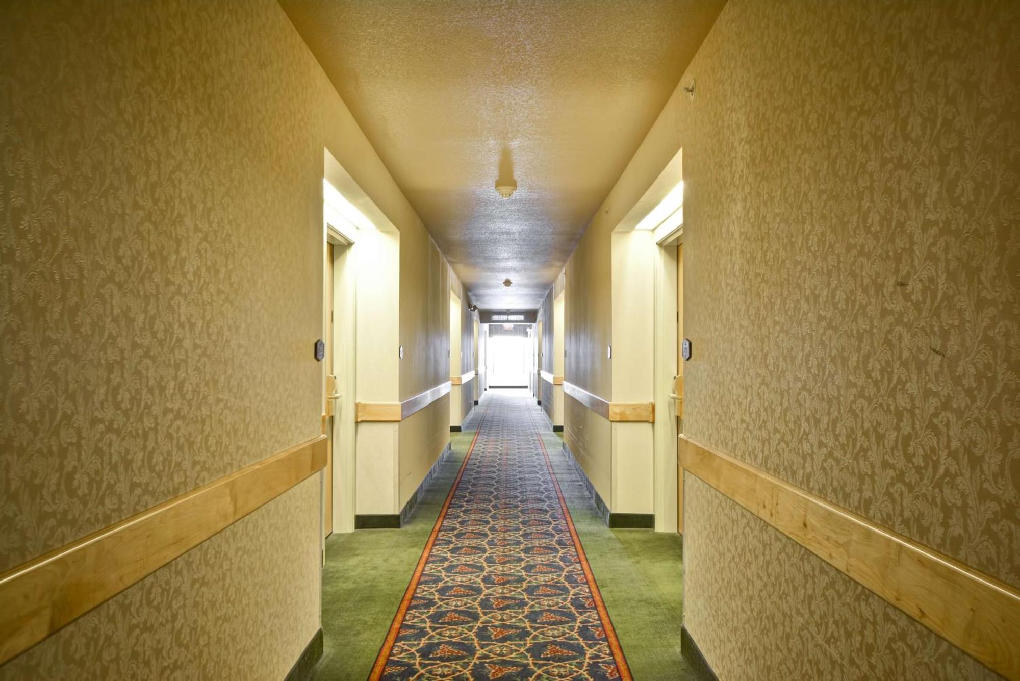 Hampton Inn Бозмен Екстер'єр фото