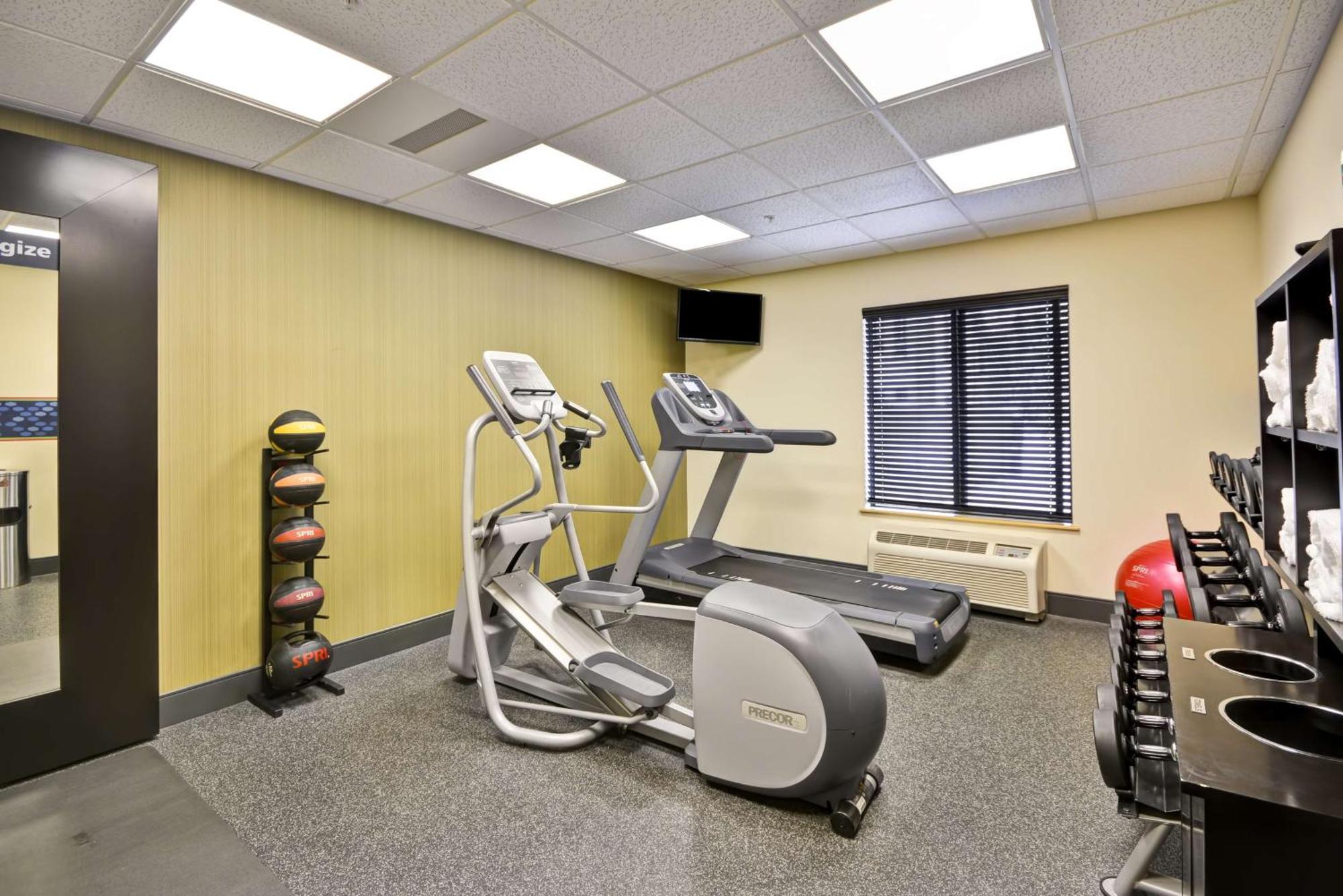 Hampton Inn Бозмен Екстер'єр фото