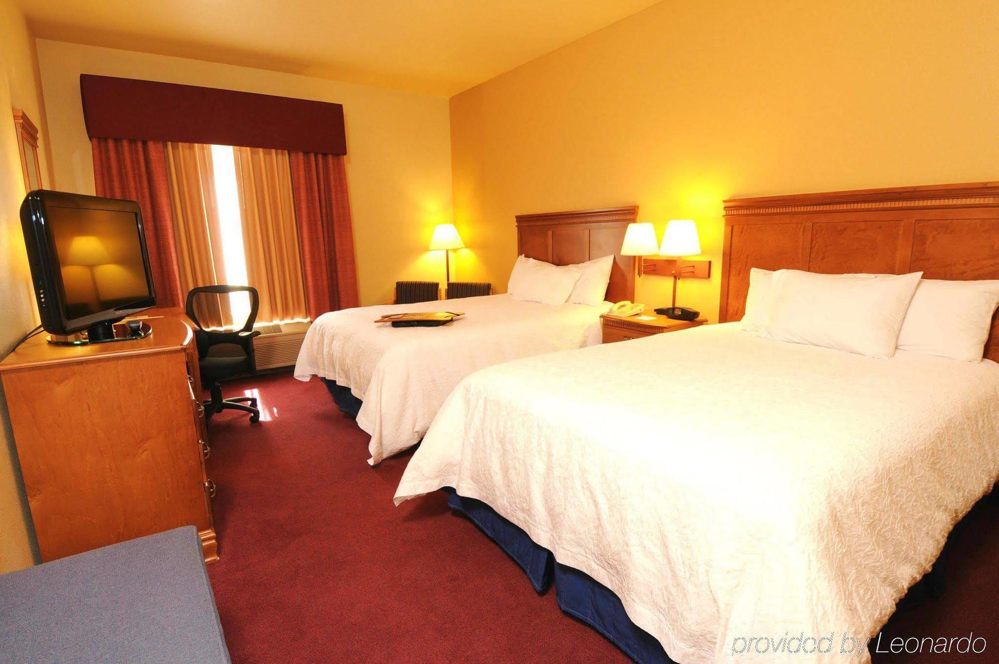 Hampton Inn Бозмен Екстер'єр фото